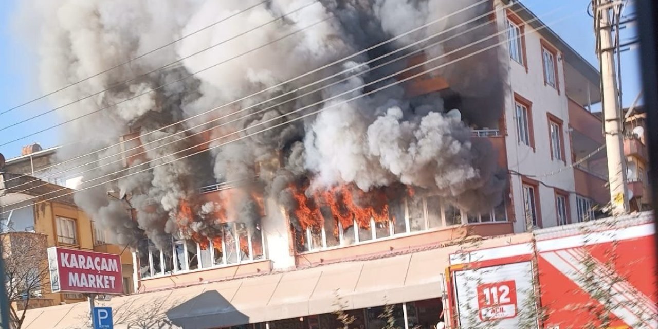 Kahramanmaraş’ta market deposunda korkutan yangın 