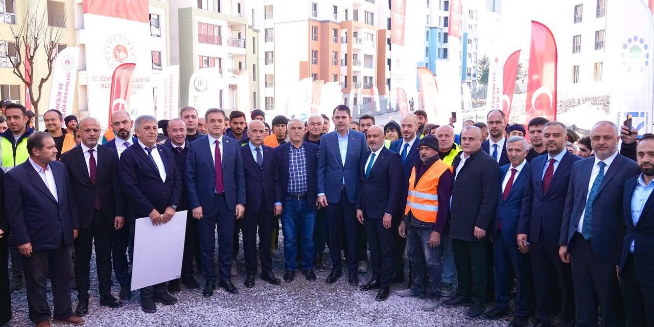 Bakan Murat Kurum, Kahramanmaraş’ta Deprem Konutlarını İnceledi