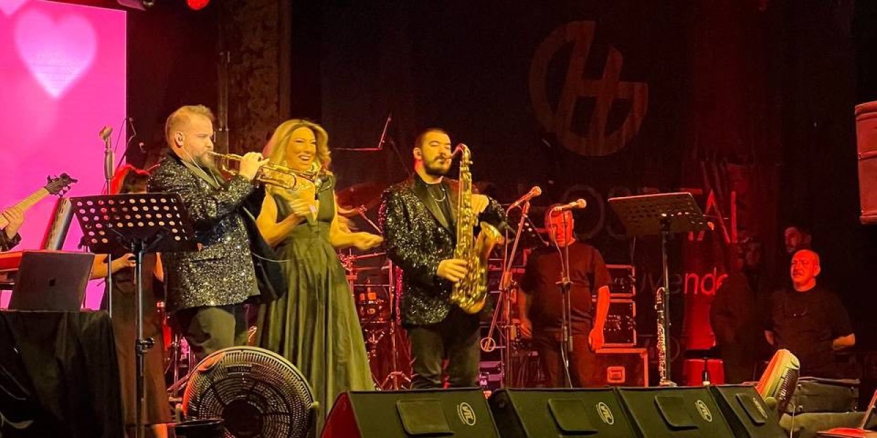 Işın Karaca Kahramanmaraş’ta sahne aldı