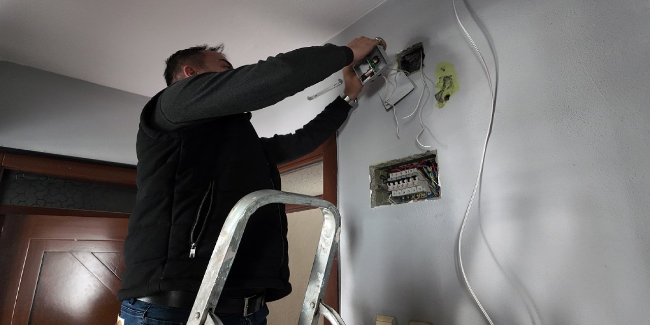 İşitme Engellilere Yenilikçi Çözüm: Işıklı Kapı Zili…