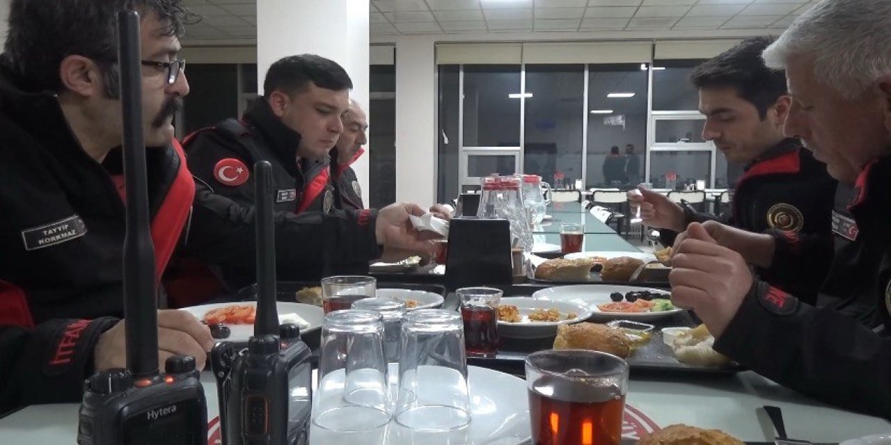 Kahramanmaraş'ta İtfaiyecilerin Zorlu Sahur Vakti