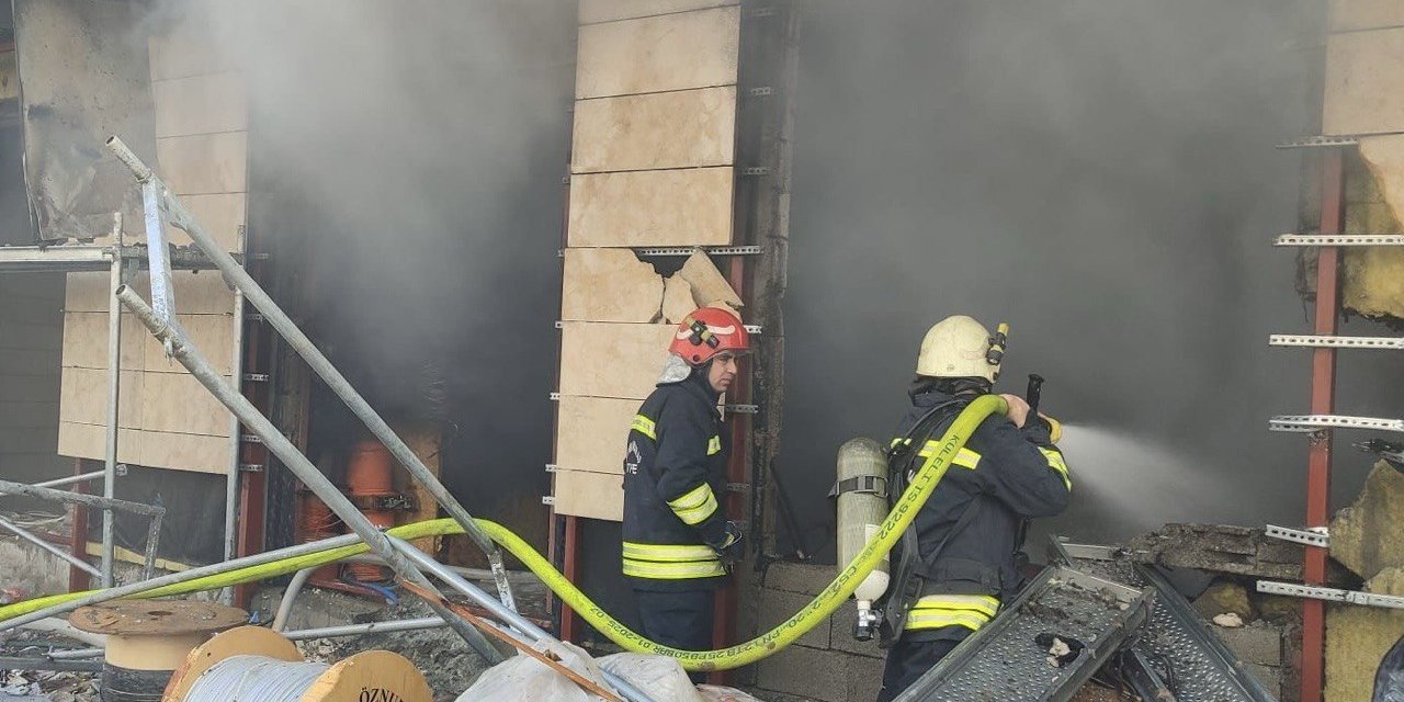 Kahramanmaraş’ta depo yangını 