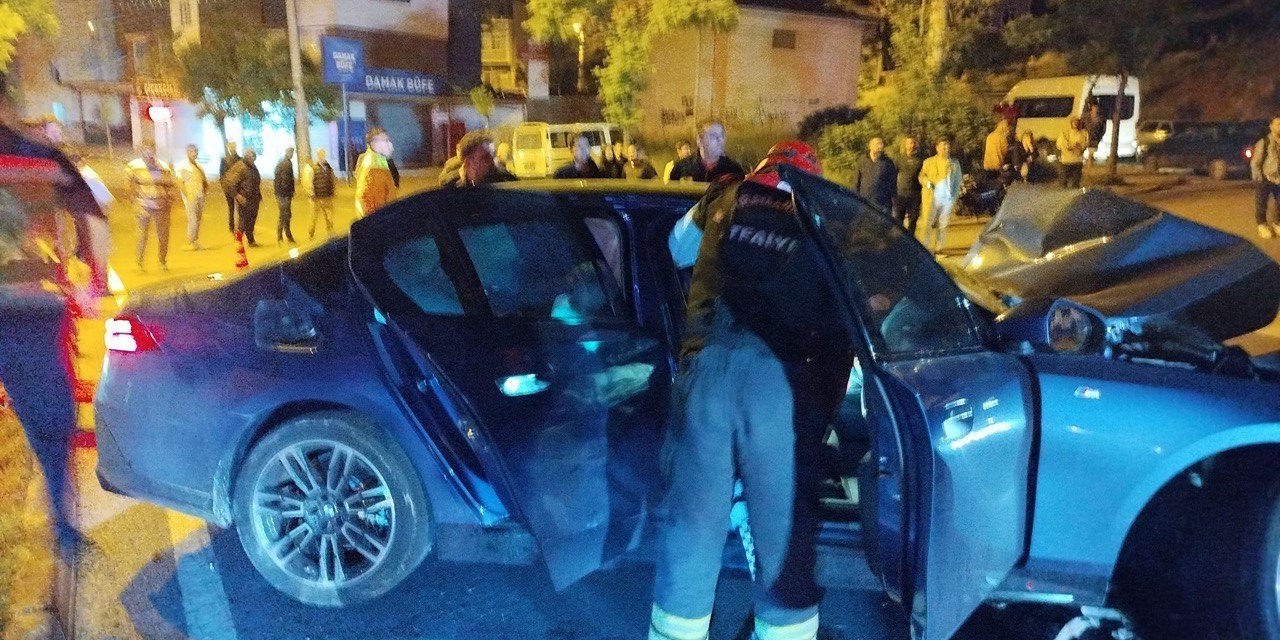 Kahramanmaraş’ta otomobil paramparça oldu