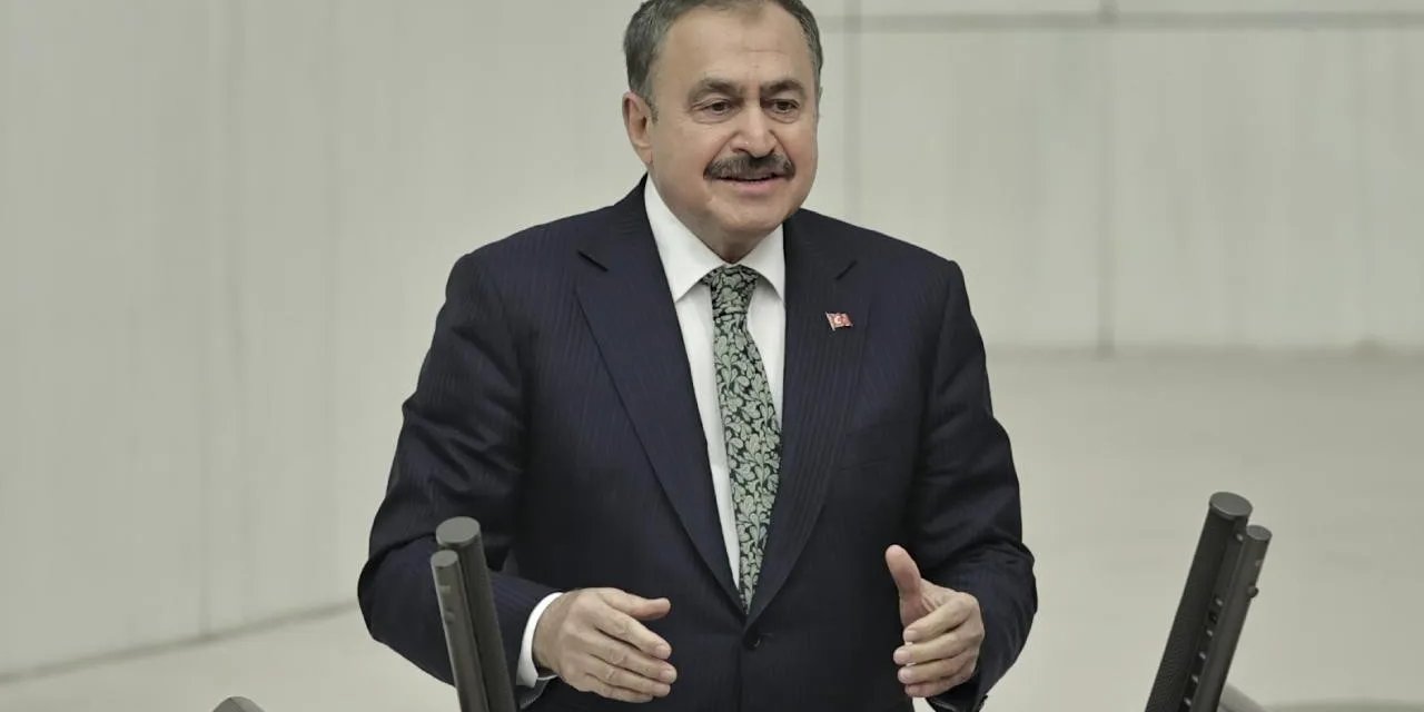 Eski Bakana Yeni Görev!