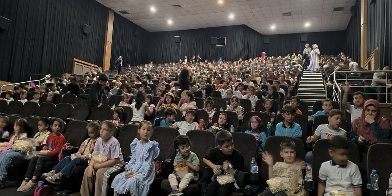 Onikişubat’tan Kırsaldaki 1500 Öğrenciye Sinema Günü