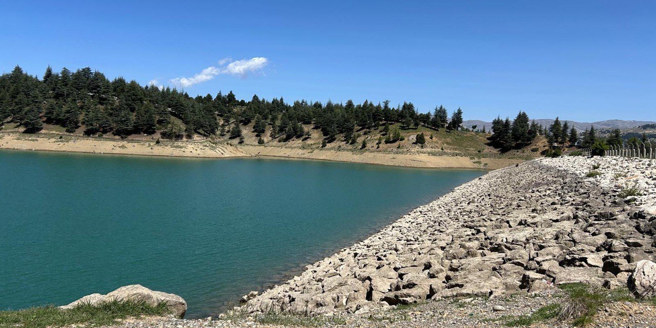 Çağlayancerit'teki Merk Göleti Tehlike Altında!