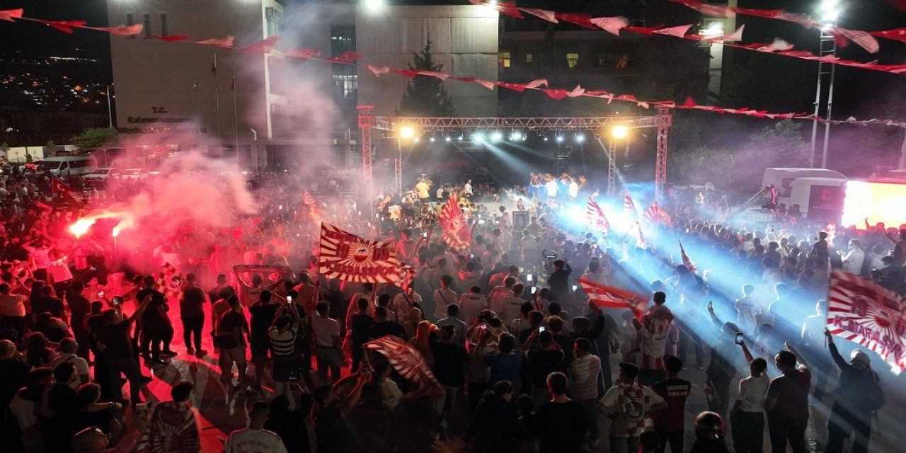 Kahramanmaraş'ta İstiklalspor'un Tarihi Başarısı Kutlandı