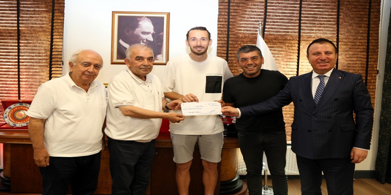 Başkan Narlı’dan Gol Kralı Aykut Çift’e Özel Ödül!