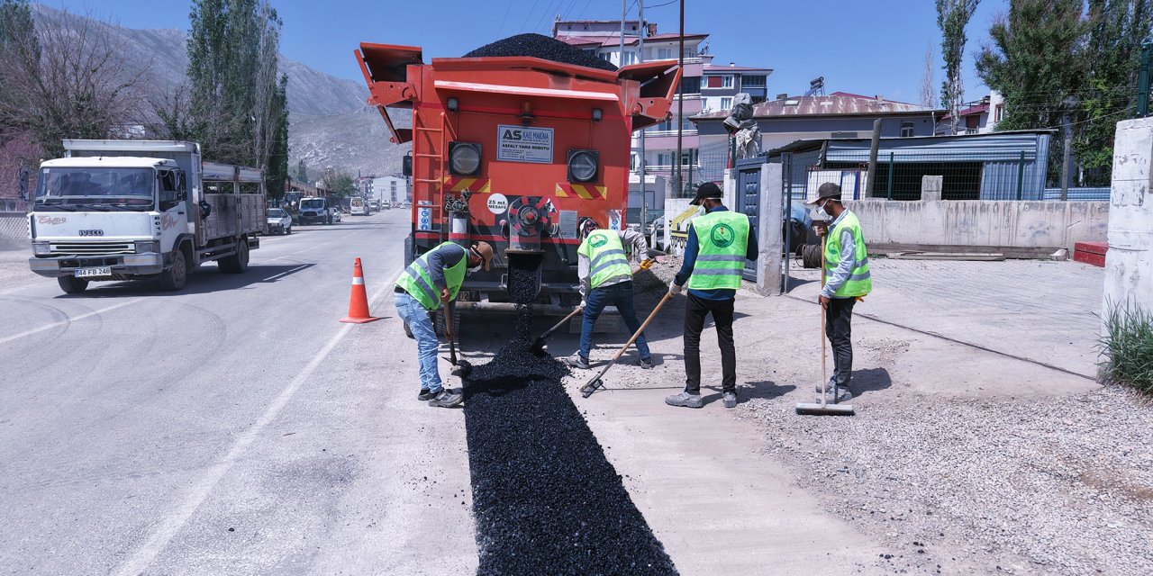 Elbistan'da Altyapı Çalışmaları Tamamlanan Mahallelerde Asfalt Çalışmaları Başladı