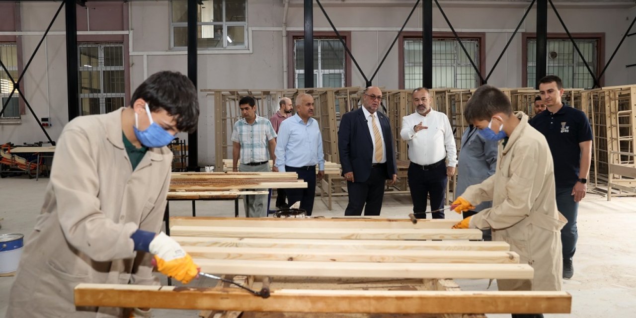 Dulkadiroğlu Belediyesi'nden Eğitime ve Yerli Üretime Destek!