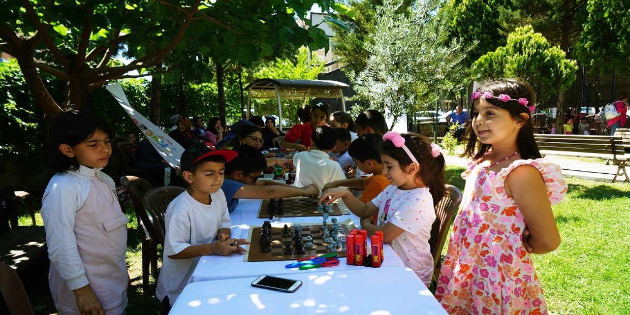 Sanatla Büyüyen Çocukların Mezuniyet Sevinci!