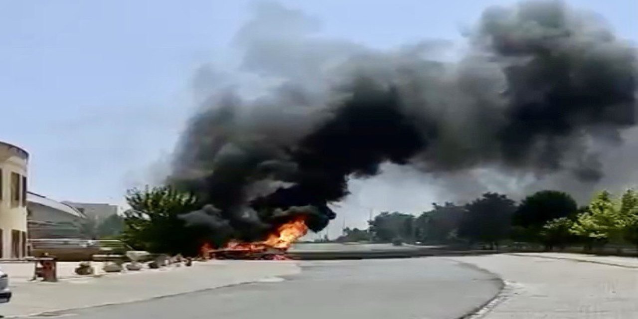 Kahramanmaraş’ta otomobil alev topuna döndü 