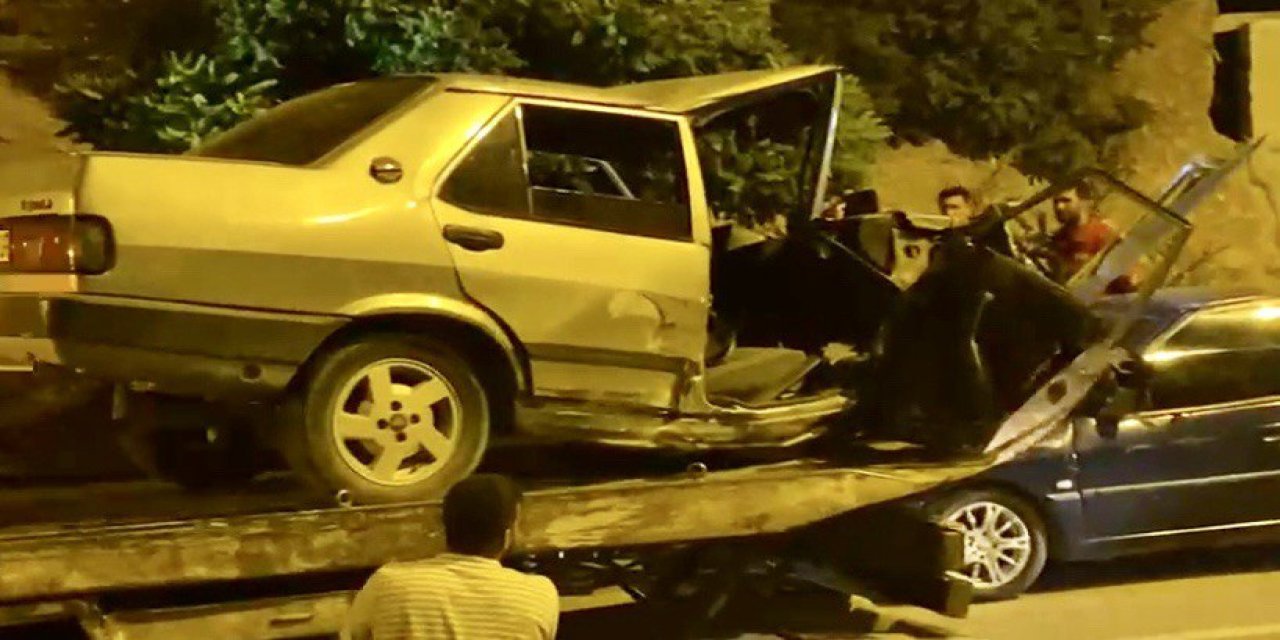 Kahramanmaraş’ta park halindeki araçlara çarptı: 2 yaralı 