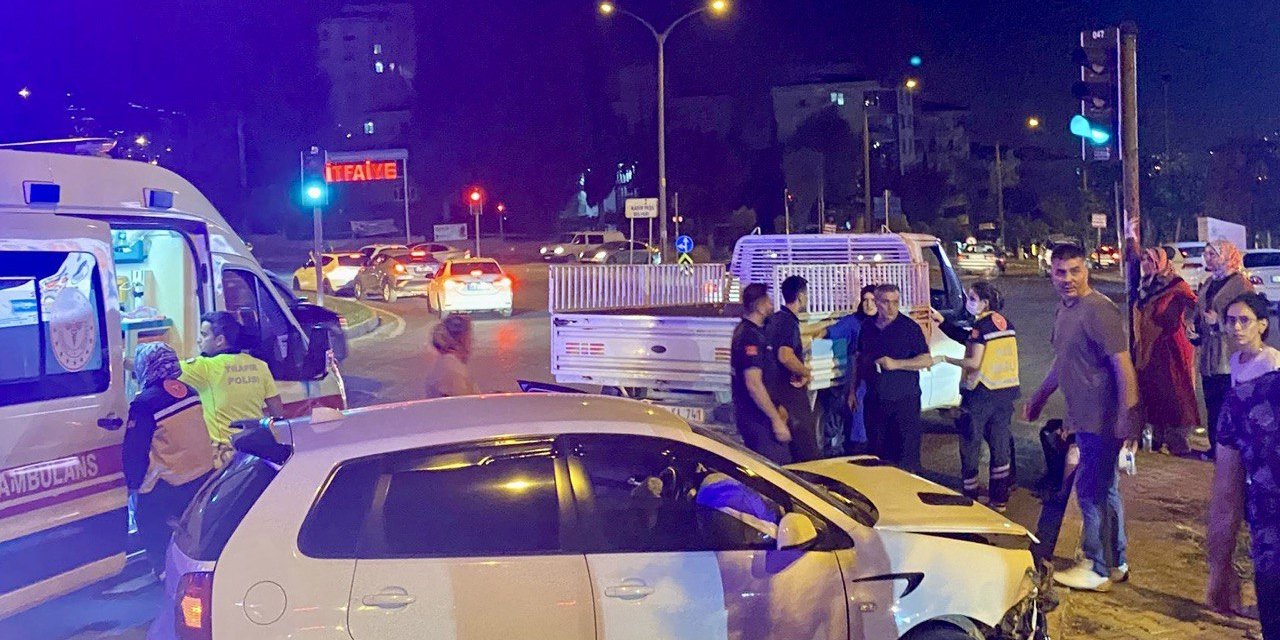 Kahramanmaraş’ta otomobil ile kamyonet çarpıştı: 1 yaralı
