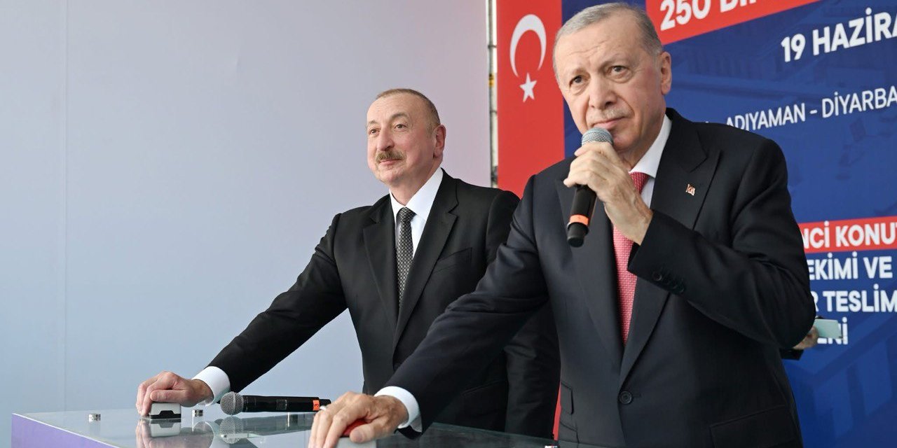 Cumhurbaşkanı Erdoğan ile Aliyev, Kahramanmaraş'ta 250 bininci konutu teslim etti