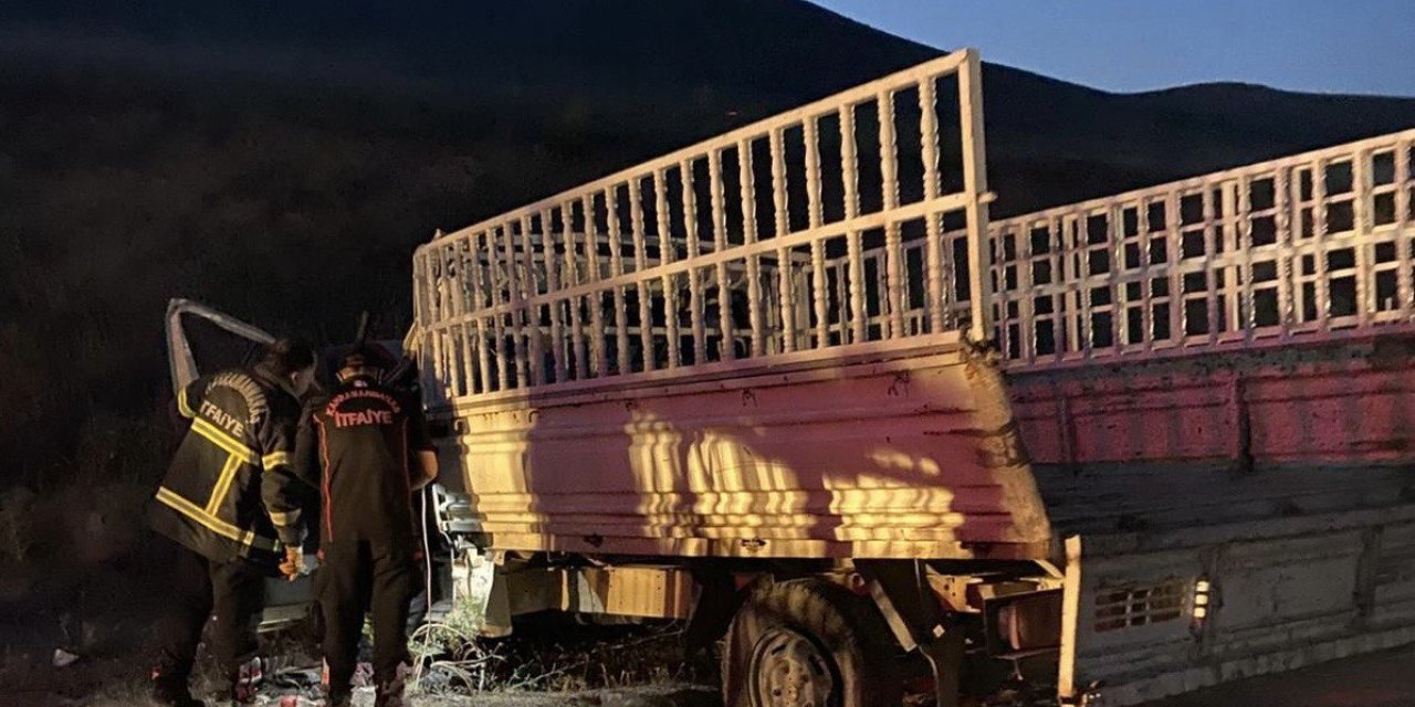 Elbistan’da kamyonet ile otomobil çarpıştı: 1 yaralı