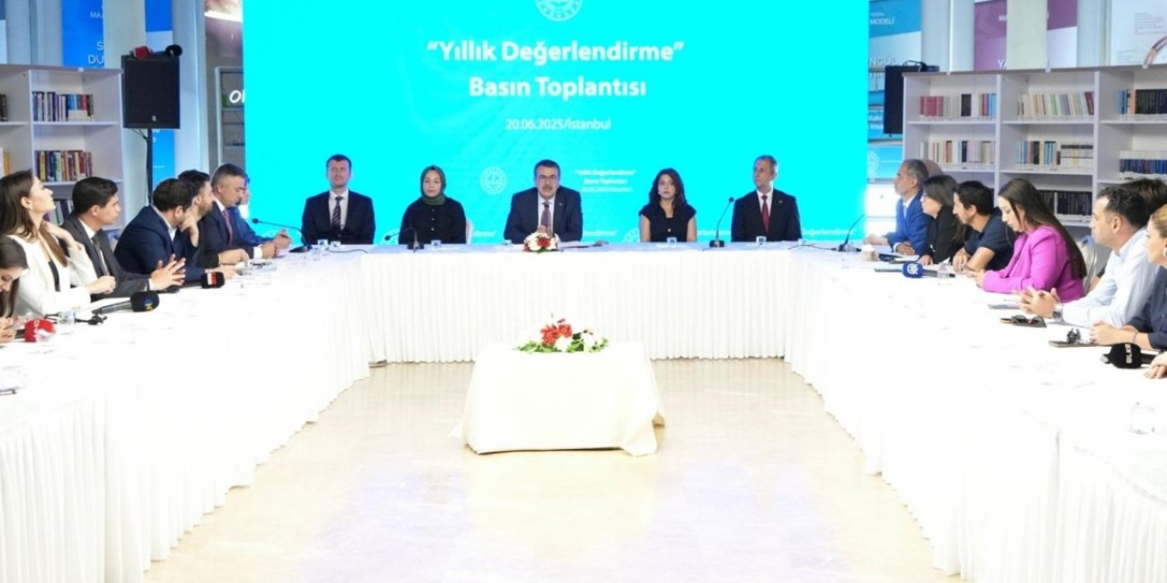 Bakan Tekin: ‘Forma uygulamasına geri dönüyoruz’