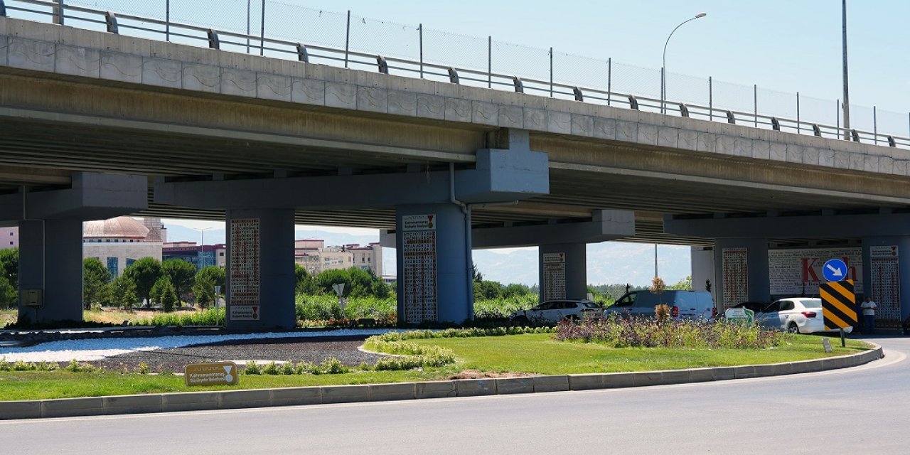 Üniversite Kavşağı Yeni Yüzüyle Beğeni Topladı
