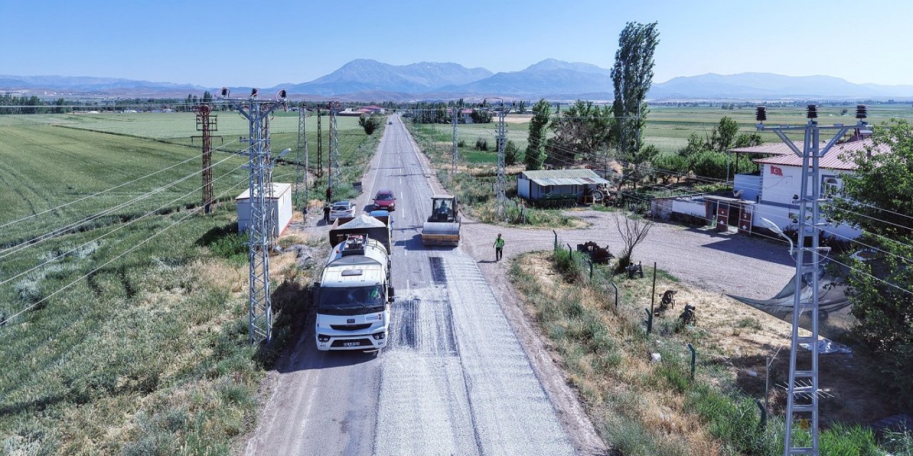 Afşin’de 4 Mahallenin Daha Ulaşımı Rahatlıyor