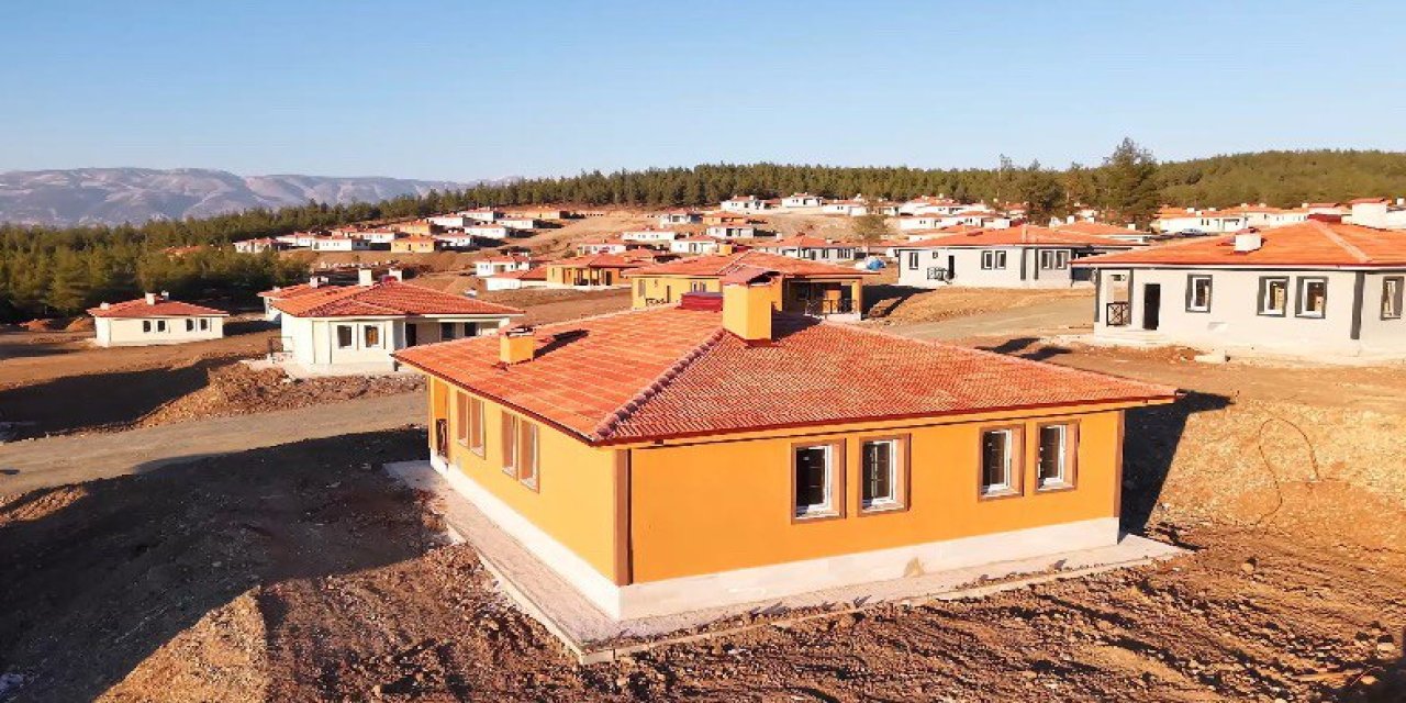 Kahramanmaraş'ta Tevekkeli Mahallesi'nde Deprem Konutları Teslim Edildi