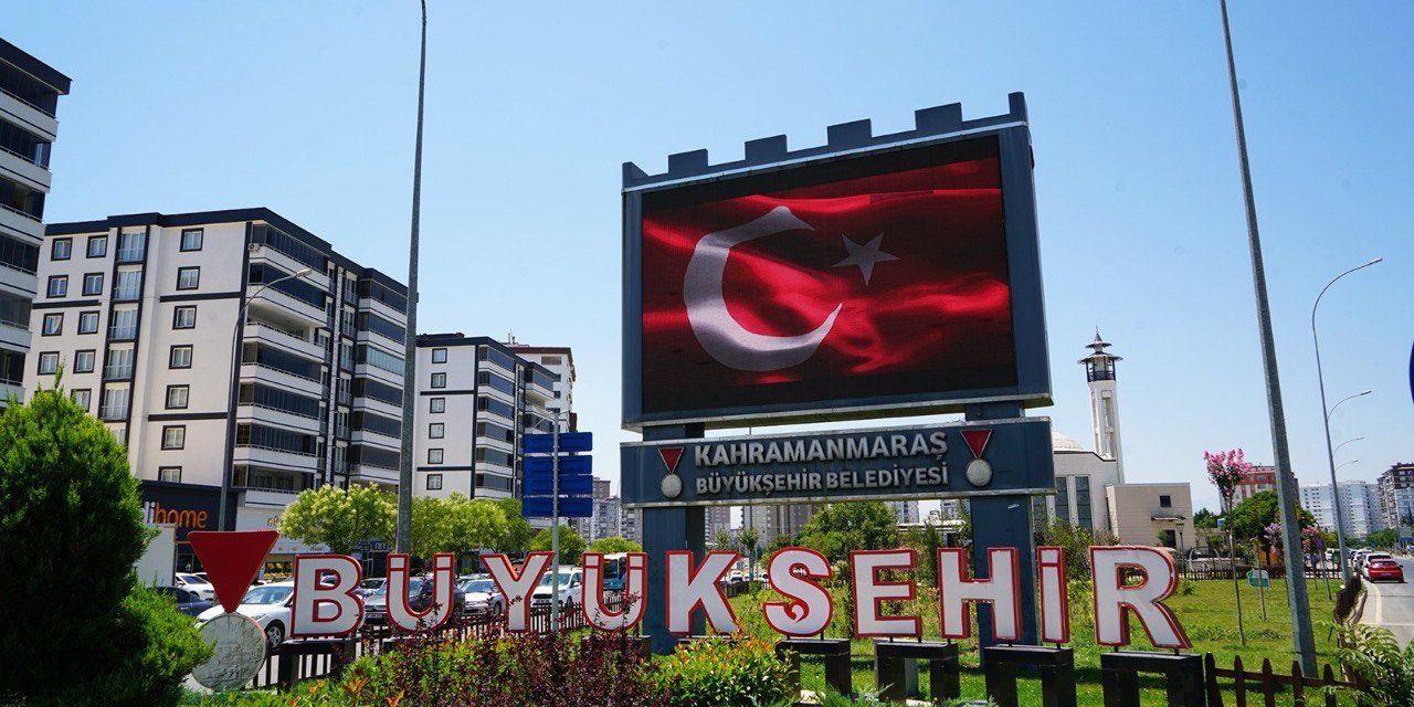 Kahramanmaraş Ay Yıldızla Donandı, Milli Ruh Sokaklara Taştı…