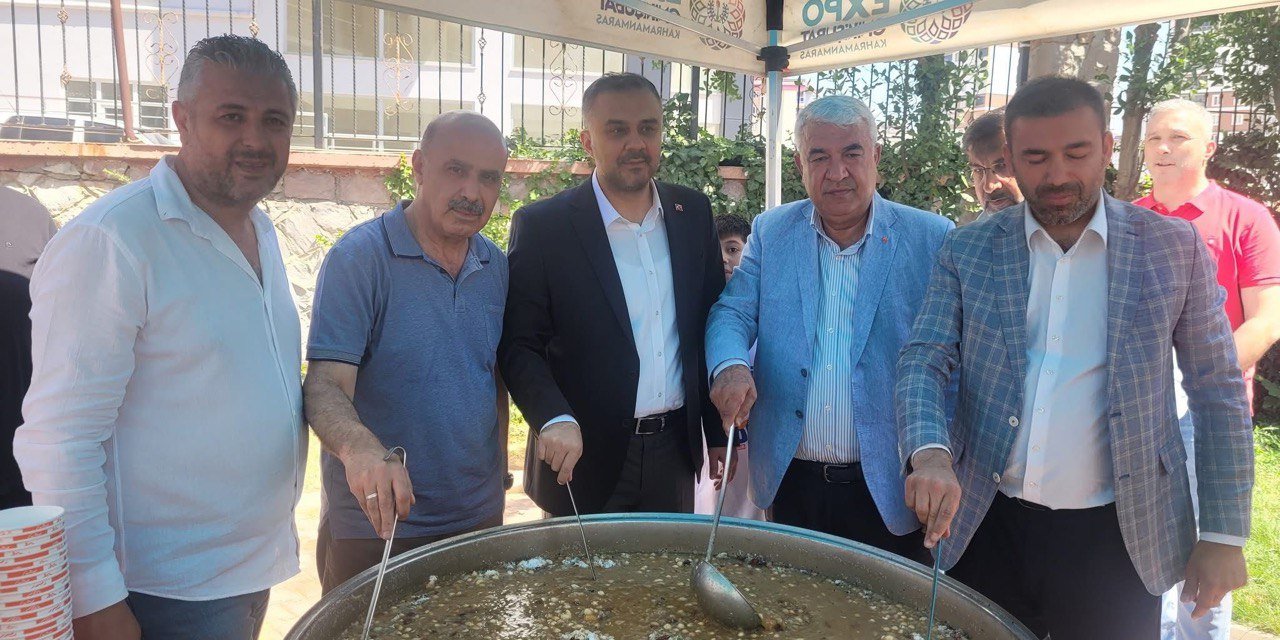 İş insanı Adem Mağralı’dan aşure ikramı