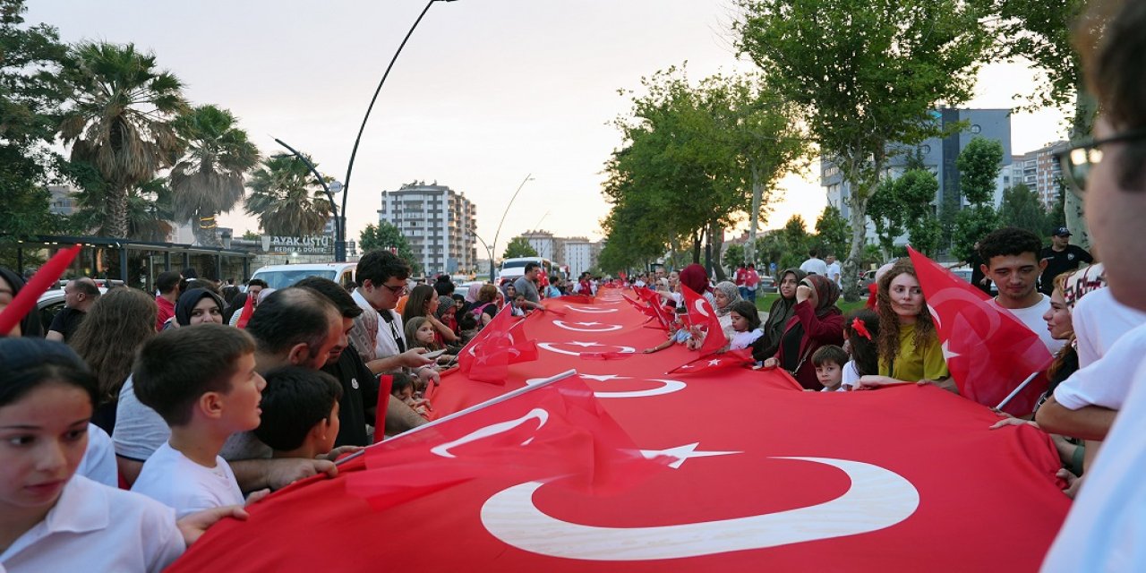 Kahramanmaraş'ta 15 Temmuz Demokrasi ve Milli Birlik Günü Korteji Düzenlendi