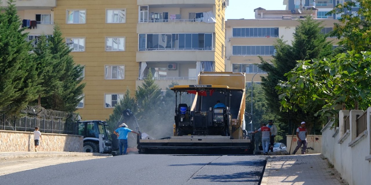 Yirmiikigün Mahallesi’nde Asfalt Çalışması