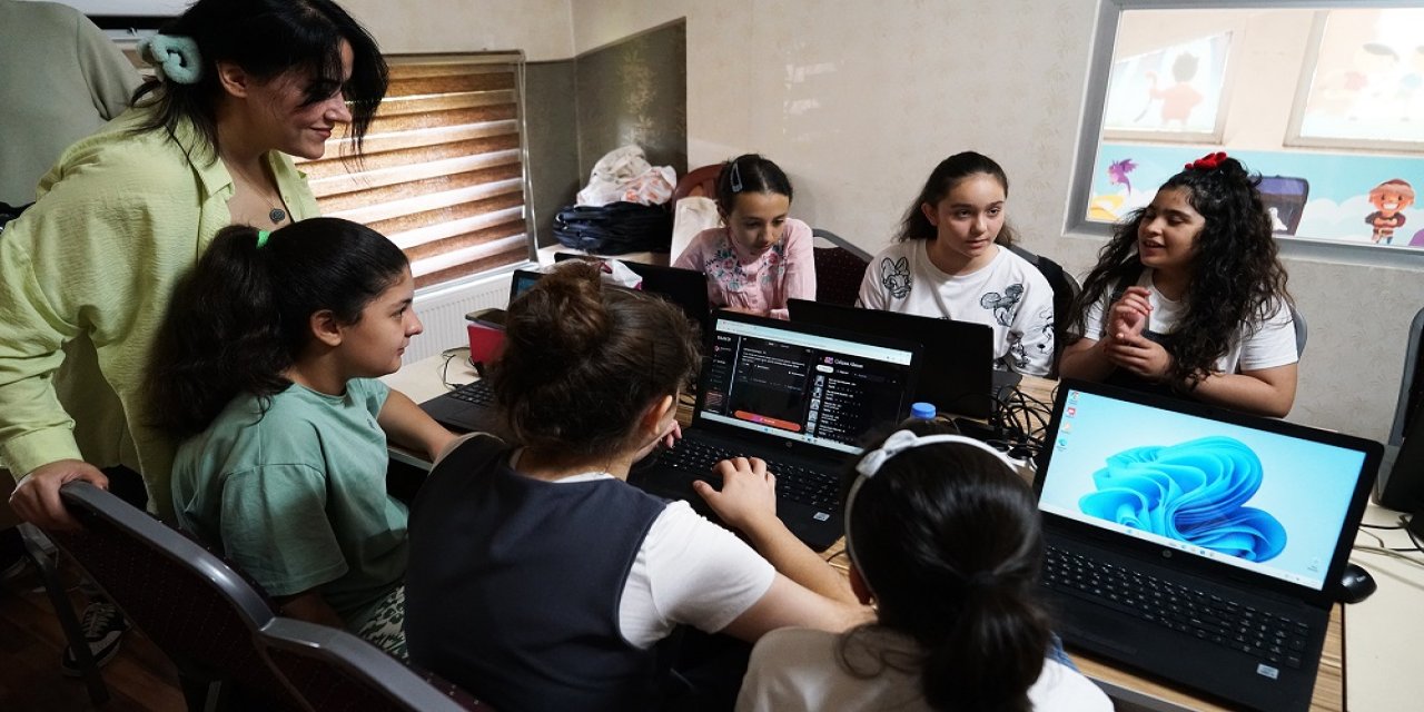 Çocuklar Büyükşehir’in Kodlama ve Yapay Zekâ Atölyesinde!