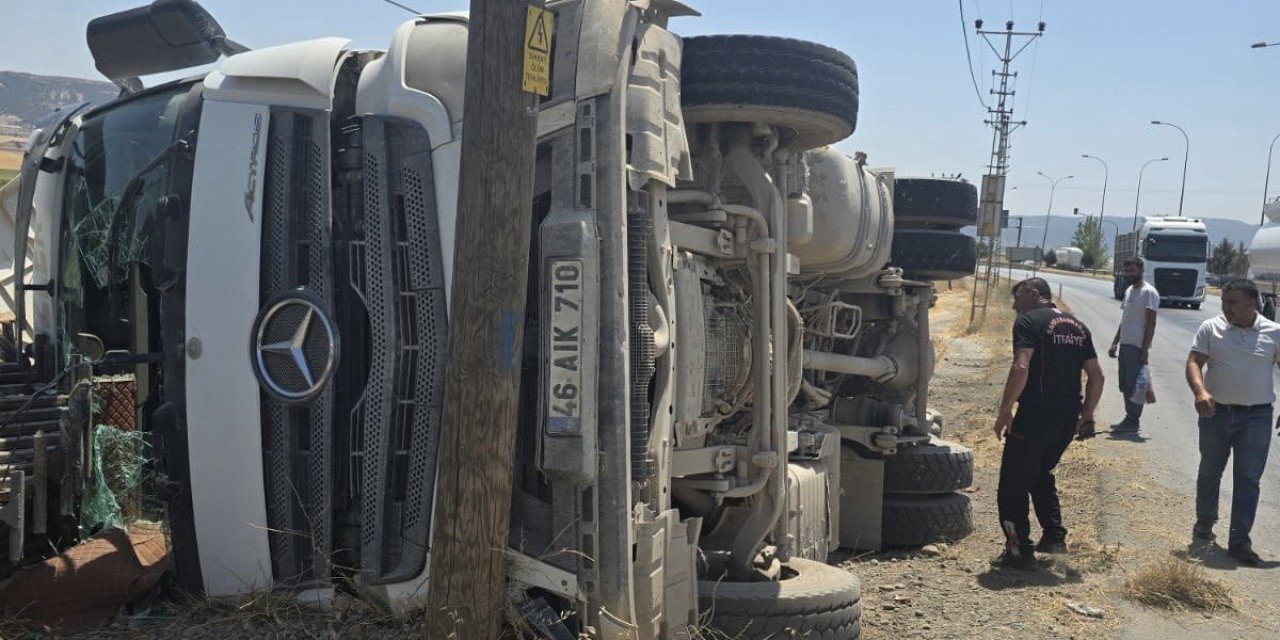Kahramanmaraş’ta kamyon devrildi: 1 yaralı