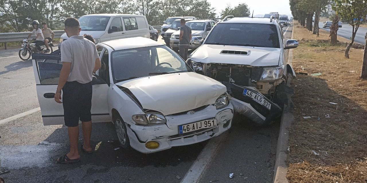 Kahramanmaraş’ta zincirleme kaza: 4 yaralı  