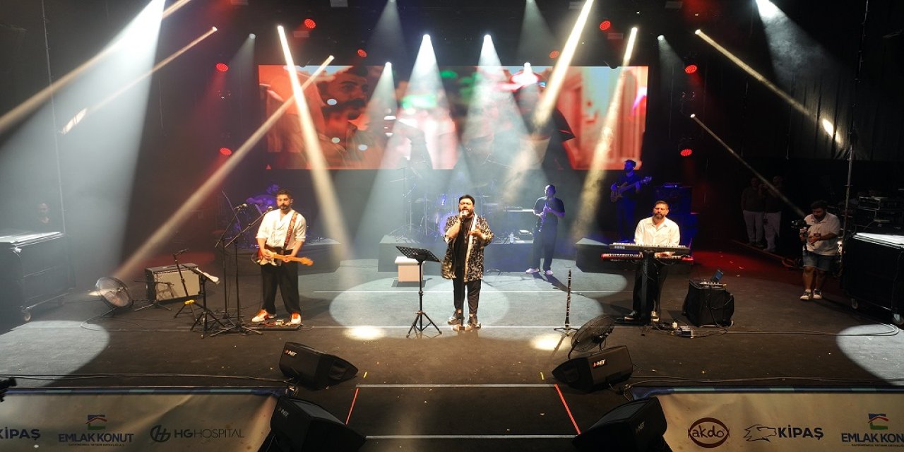 Sakiler’den Ağustos Fuarı’nda Unutulmaz Bir Gece