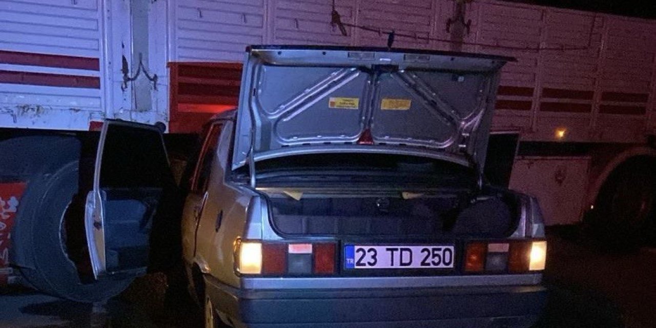 Kahramanmaraş’ta otomobil tıra ok gibi saplandı 