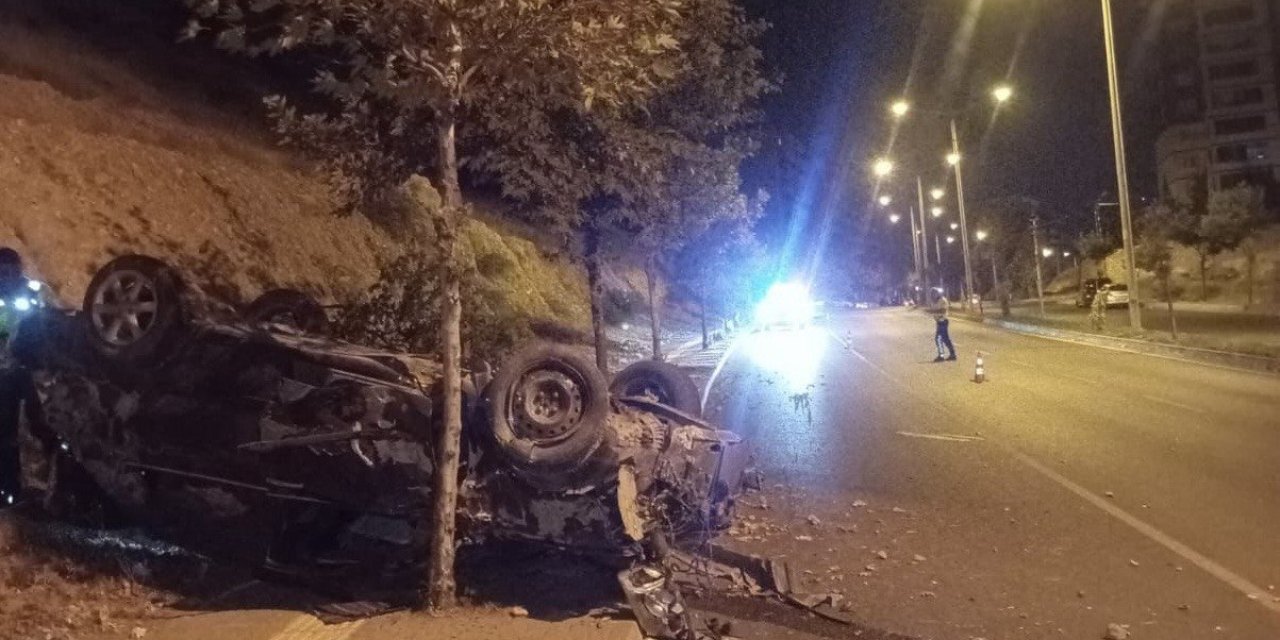 Kahramanmaraş’ta otomobil paramparça oldu 