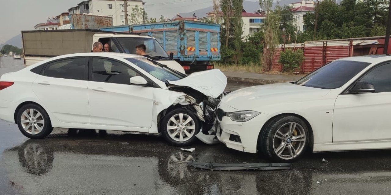 Göksun’da zincirleme kaza: 1 yaralı