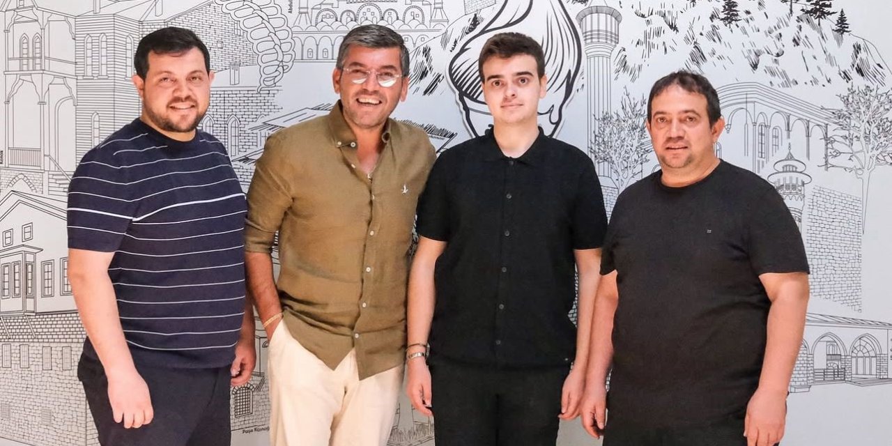 Kahraman Sponsor: Ahmet Davarcıoğlu Ve Akdo, İstiklalspor’a Can Suyu Oldu