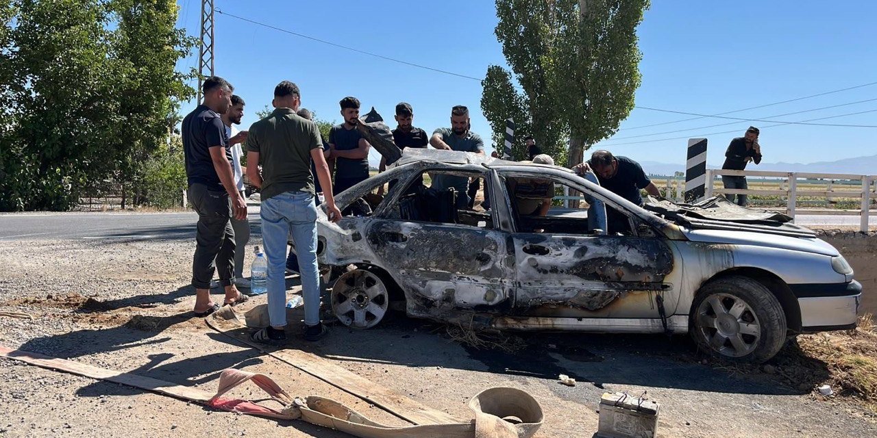 Kahramanmaraş’ta köprüden uçan otomobil yandı: 3 yaralı