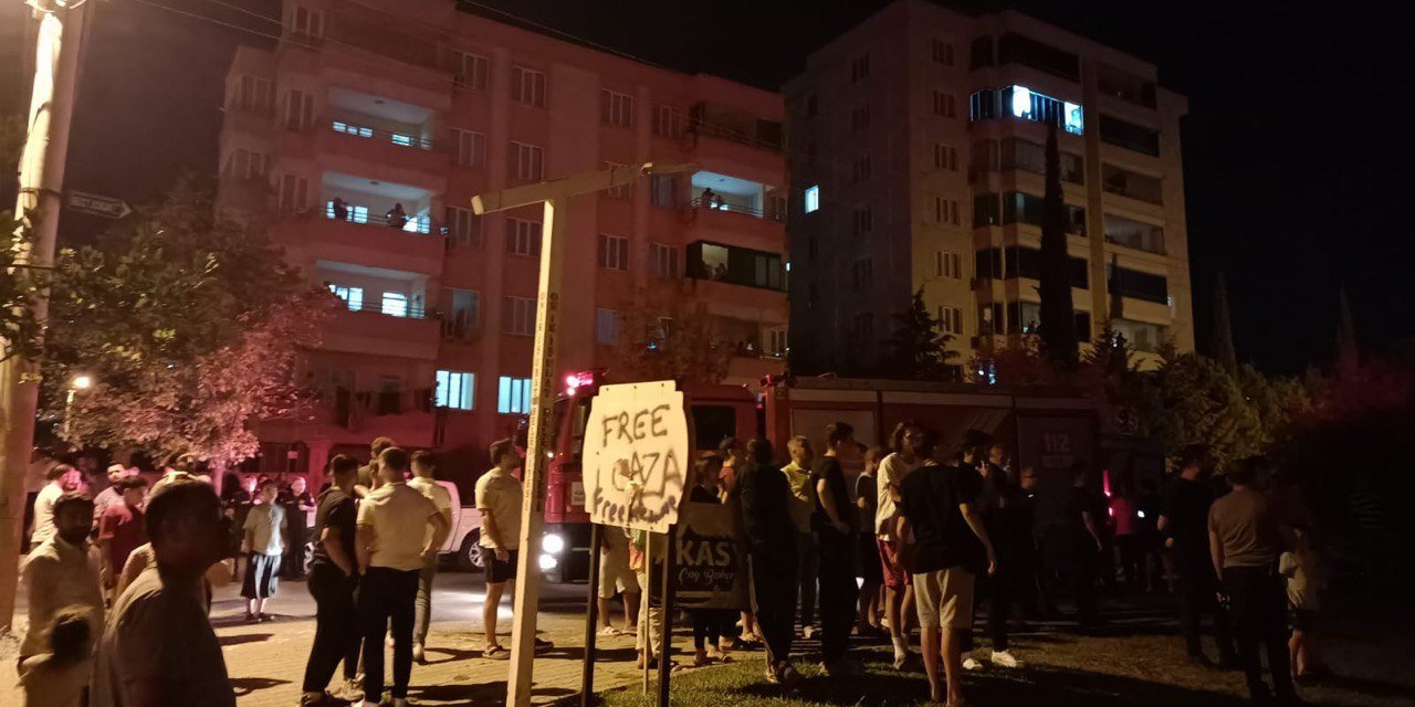 Kahramanmaraş’ta gece lambası itfaiye ekiplerini alarma geçirdi