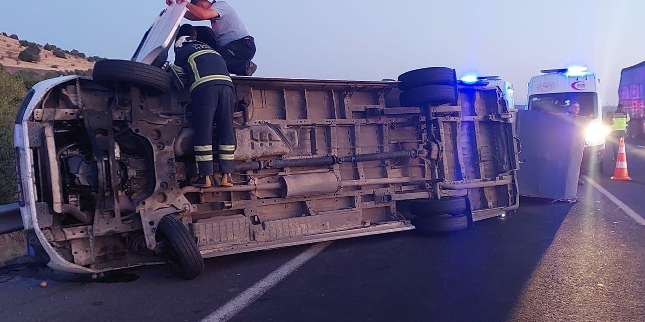 Kahramanmaraş’ta otoyolda minibüs devrildi: 1 yaralı