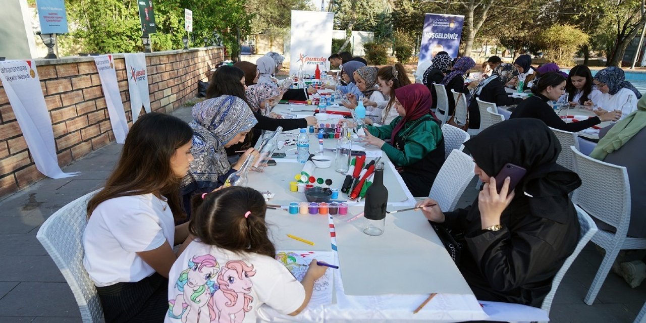 Gençler Tasarladı, Işıklar Filistin İçin Yandı
