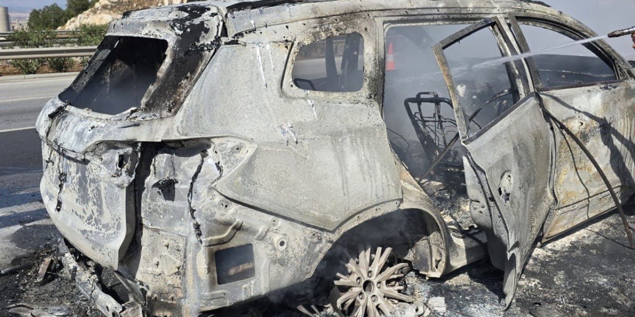 Kahramanmaraş’ta seyir halindeki otomobil alev topuna döndü