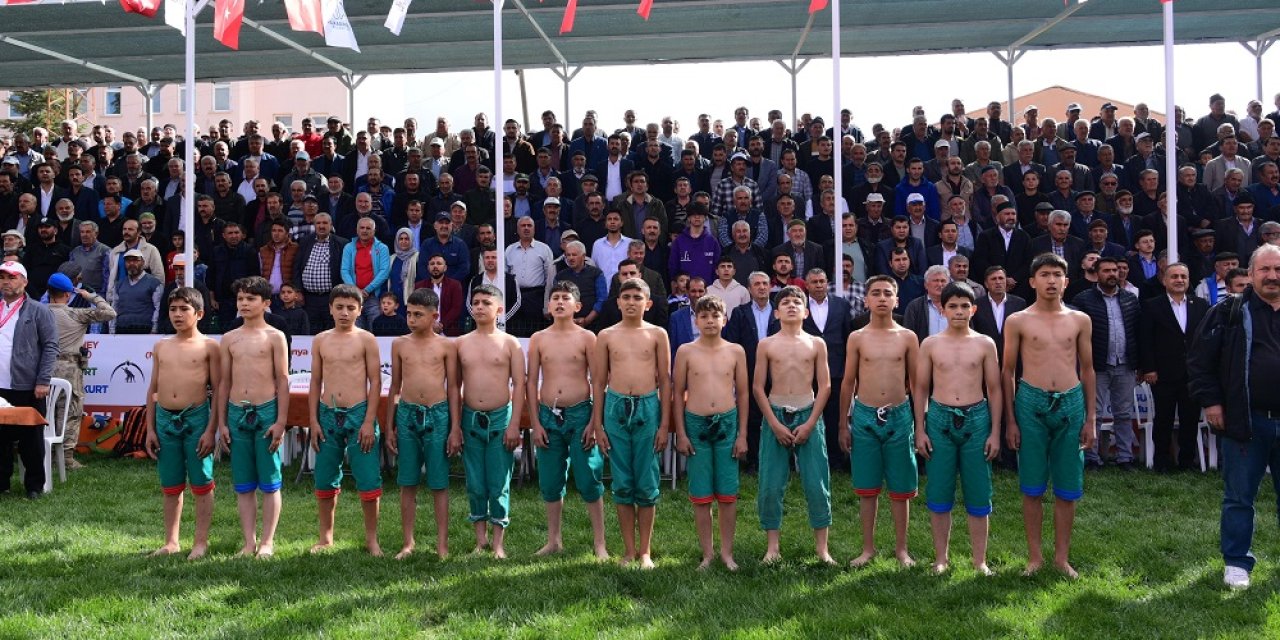 14. Geleneksel Bertiz Baydemirli Kısa Şalvar Güreş Festivali Gerçekleştirildi