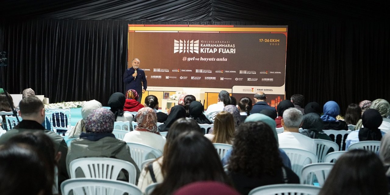 Tarık Tufan, Kitap Fuarı’nda Okurlarla Buluştu