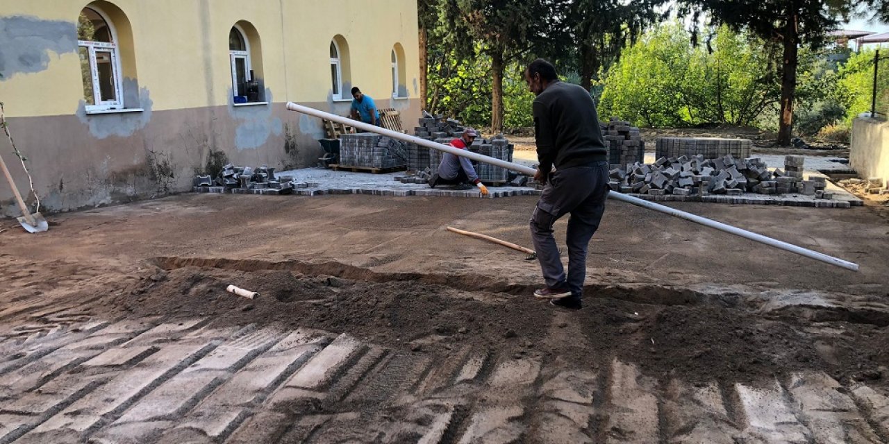 Onikişubat’ta 10 kırsal mahallede ulaşım ağını güçlendiriyor