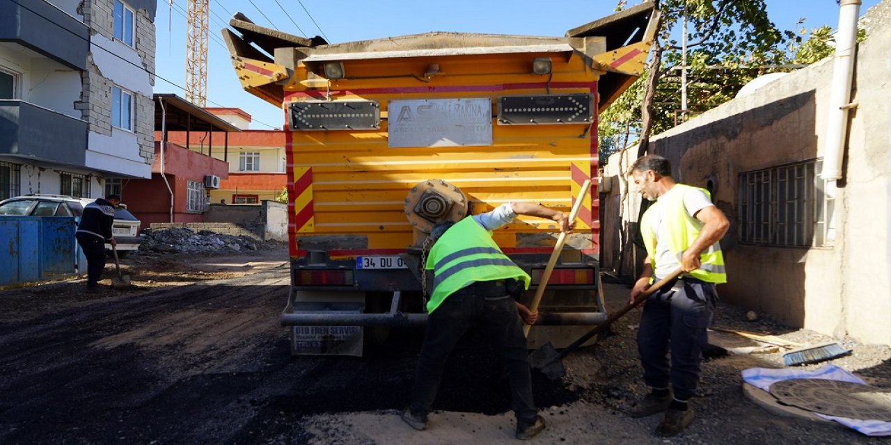 Mehmet Akif Mahallesi’nde Asfalt Mesaisi Sürüyor