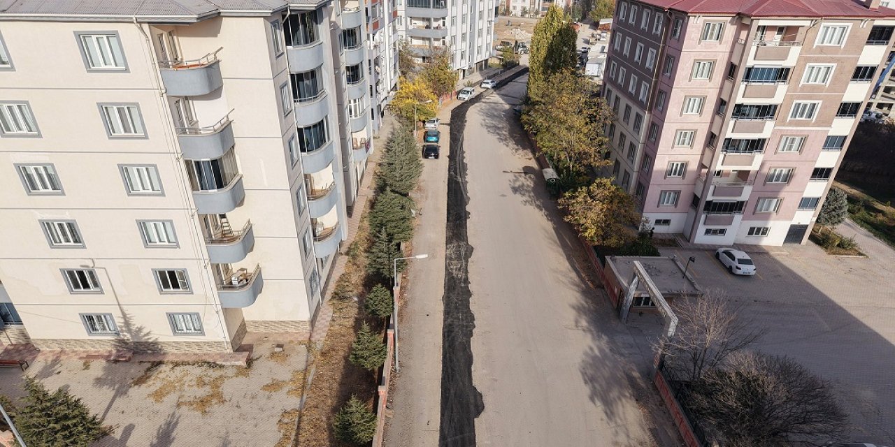 Elbistan’da Altyapının Ardından Yollar Onarılıyor