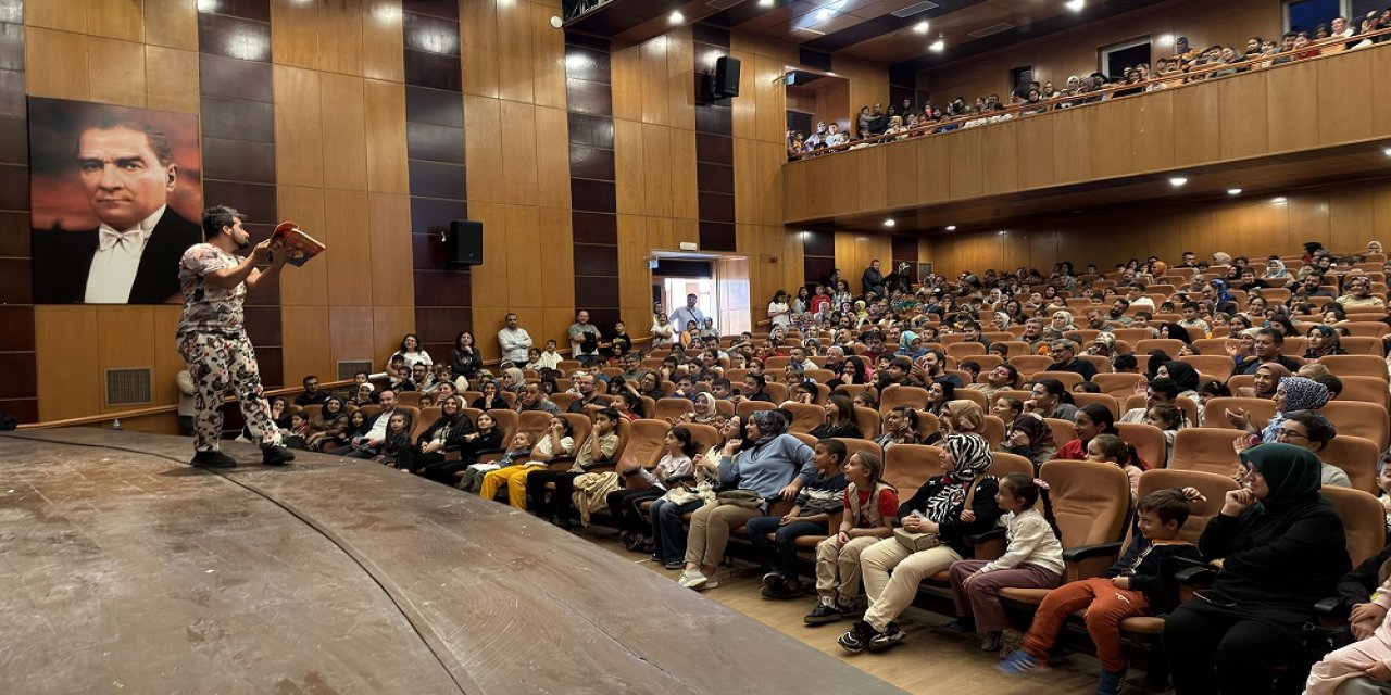 Çocuklar “Sihirbaz Maydanoza Karşı” ile Eğlendi!