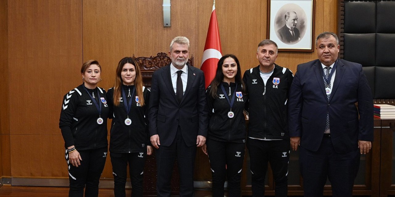 Başkan Görgel, Avrupa’ya Damga Vuran Kadın Goalball Takımını Ağırladı