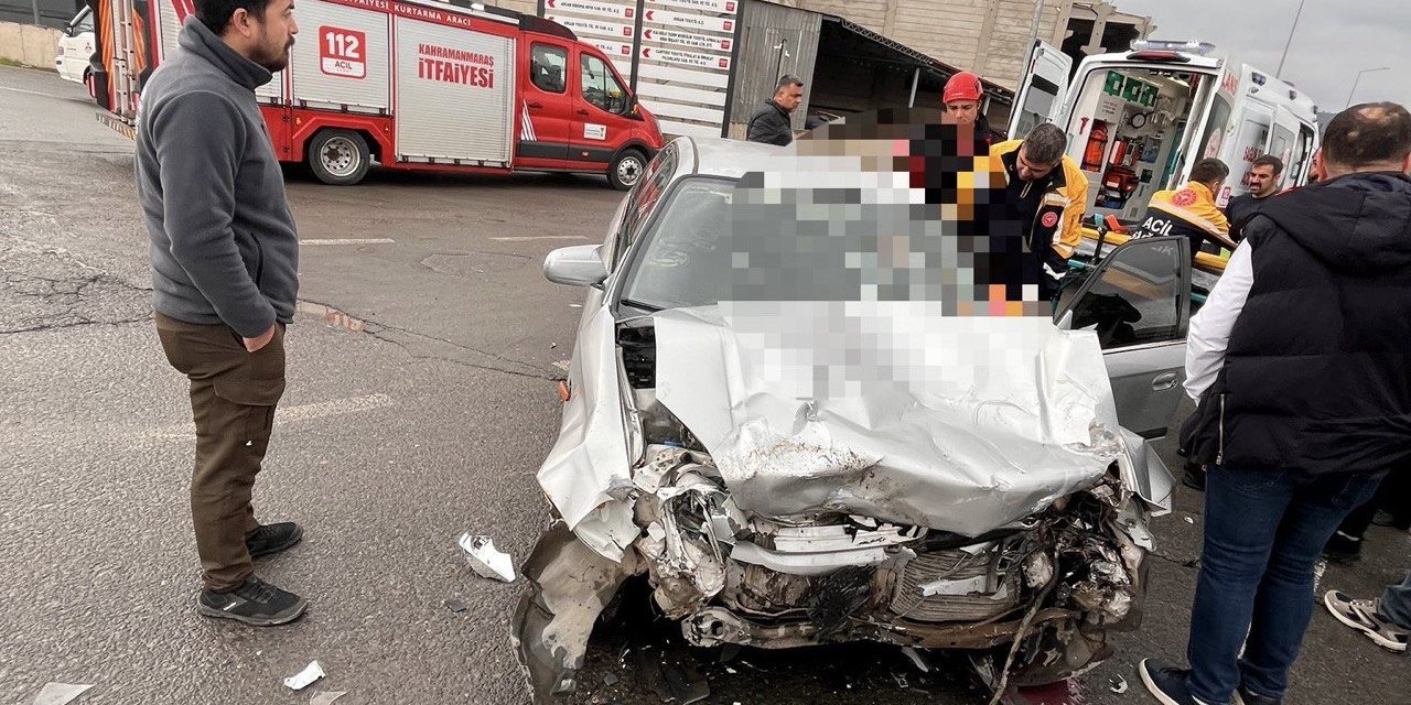 Kahramanmaraş’ta İki Otomobil Çarpıştı: 1 Yaralı