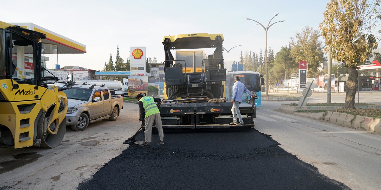 Asfalt Onarım Ekibi, Çalışmalarına Yeni Bir Nokta Daha Ekledi